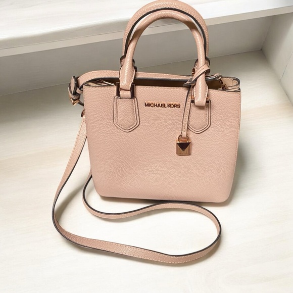 KORS Michael Kors Handbags - Michael Kors Crossbody EUC Soft Pink Very Small Bag MSMT 10”W 8”H ROSE Hardware